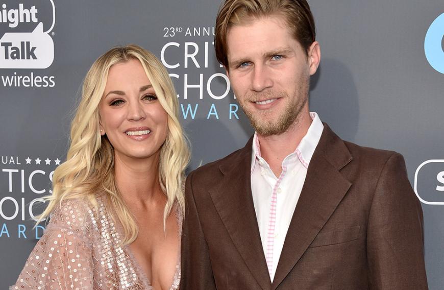 Kaley Cuoco gab ihrer großen Liebe Karl Cook dieses Jahr das Ja-Wort. Als die beiden sich 2016 kennengelernt haben, hat es direkt gefunkt. Die Schauspielerin fühlte sich sofort zu Karl verbunden. Besonders begeistert war die Blondine davon, dass er nie hinter ihrem Ruhm als Hollywood-Star her war. Eine große Leidenschaft, die sie teilen, ist ihre gemeinsame Liebe zu Pferden.