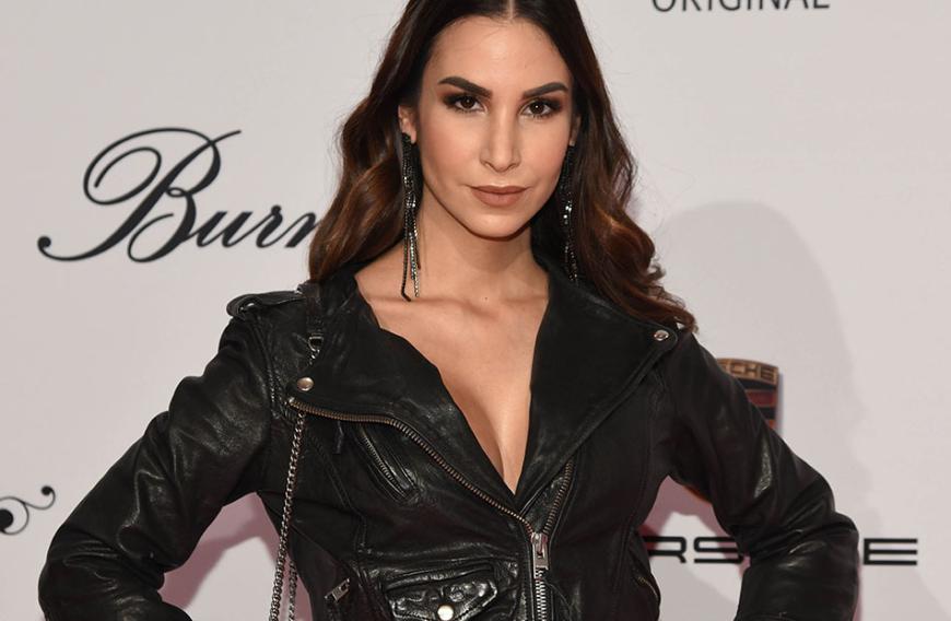 Sila Şahin hat die Faxen dicke! Auf ihrem Instagram-Profil beschwerte sich die Schauspielerin darüber, dass man in der Öffentlichkeit als frischgebackene Mami kaum Unterstützung erhalte.