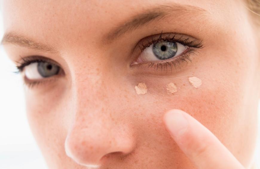 Die Vorstellung, dass ein Concealer zum Abdecken reicht, ist ein Mythos. 