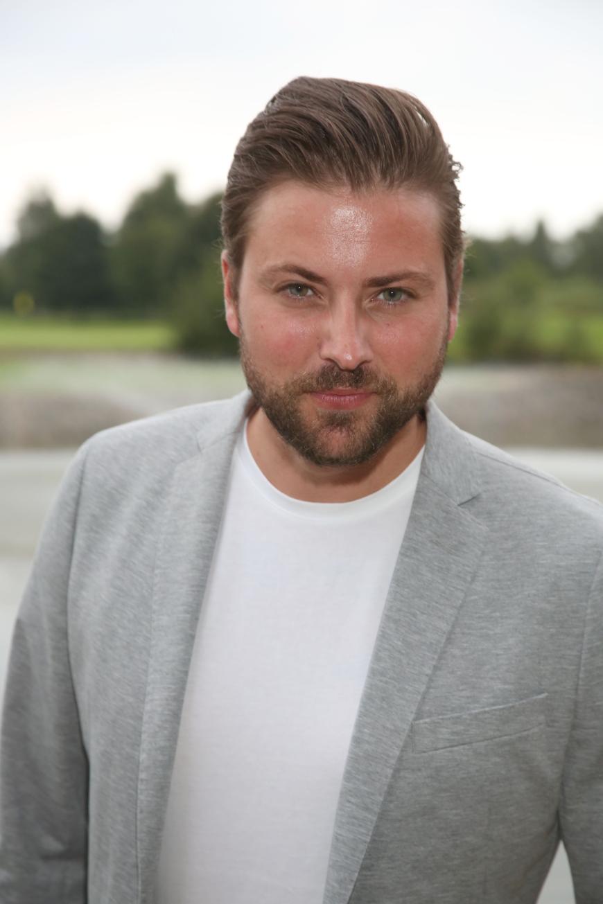 Felix von Jascheroff gehört zu den beliebtesten Serien-Stars Deutschlands. Doch er will nicht mehr nur lieb und nett sein...