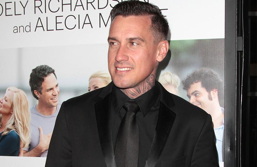 Carey Hart fürchtet um sein Hab und Gut. Jedenfalls drohte er nun allen potenziellen Dieben, die es wagen - während der Waldbrände - Häuser zu plündern, mit dem Tod.