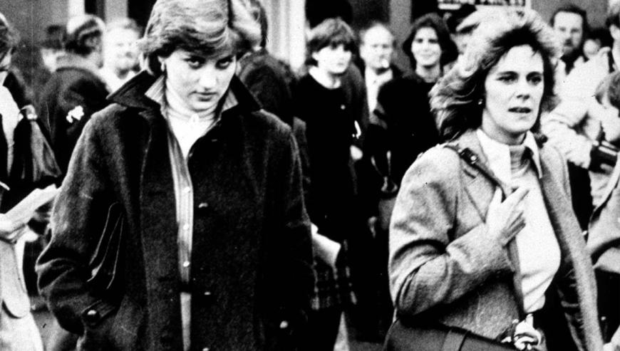 Prinzessin Diana wusste immer, dass es in Charles Leben noch eine andere Frau gibt: Camilla Parker Bowles (r.).