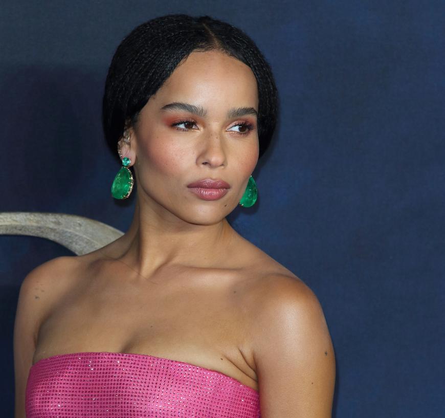 Eigentlich will Zoe Kravitz nur ihren neuen Film promoten, doch dann gibt sie ein düsteres Geheimnis preis.