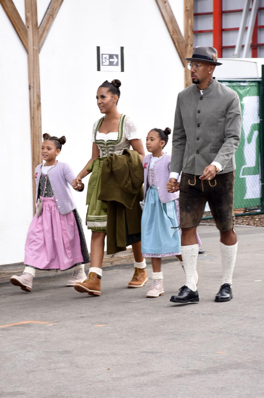 Süßer Familienauftritt auf dem Oktoberfest 2018 mit seiner Verlobten Sherin Senler und seinen Zwillingen Lamia und Soley.