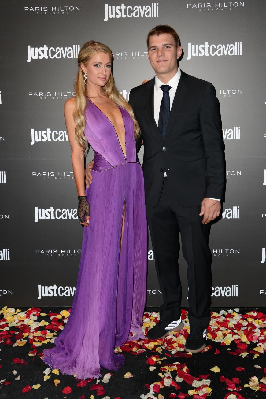 Alles aus! Paris Hilton und Chris Zylka haben sich getrennt. Die Hotelerbin habe gemerkt, dass der Schauspieler wohl doch nicht der Richtige ist.