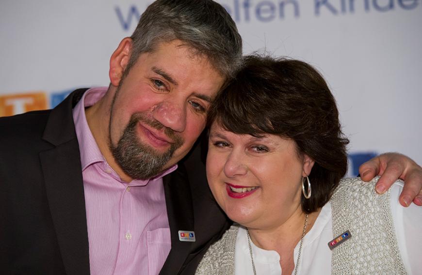 Bauer Uwe sorgt sich um seine Liebste Iris. Die wünscht sich schon lange ein Magenband.