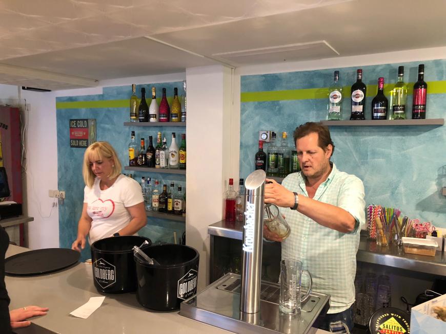 Gemeinsam arbeiteten Daniela Büchner und Jens in ihrem Café