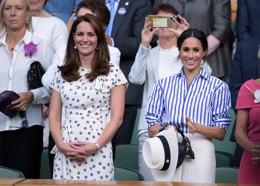 Die Royals sind normaler als man denkt. Kate und Meghan kümmern sich bei Familientreffen um das Essen.