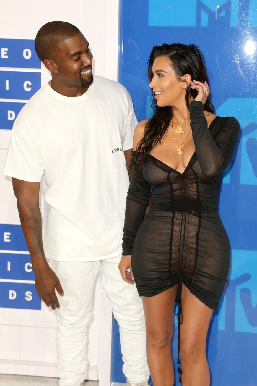 Familiennachwuchs im Eiltempo! Kanye West und Kardashian wollen einen Jungen adoptieren.