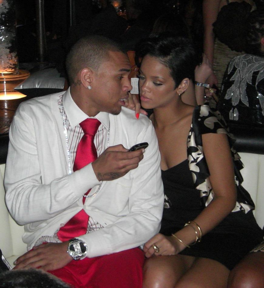 Vor einem halben Jahrzehnt trennten sich Chris Brown und Rihanna endgültig. Nun kam aber heraus, dass die beiden noch eine enge Freundschaft verbindet.