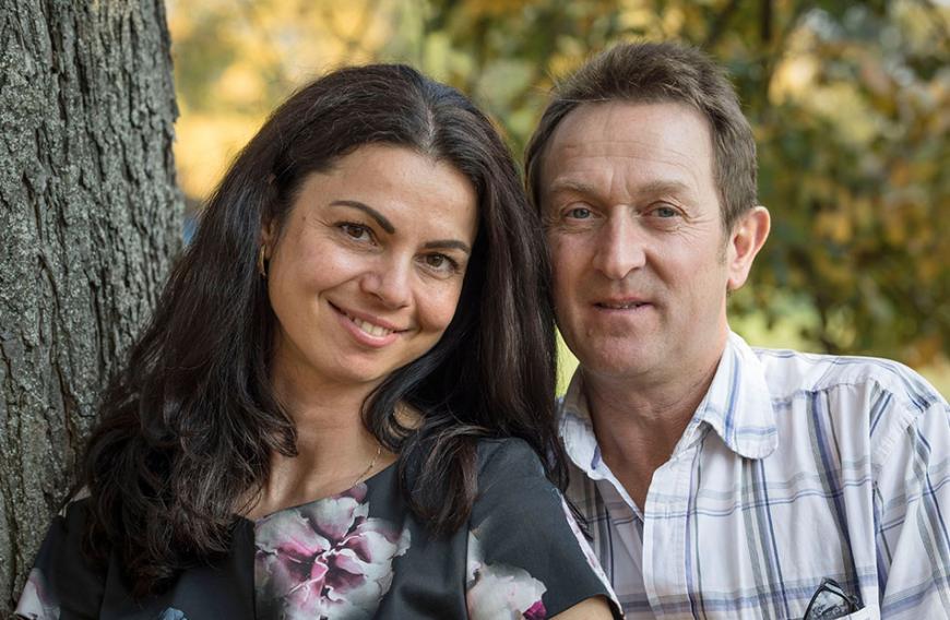 Schweinewirt Bernhard (r.) hat sich nach dem Liebes-Aus mit Annett neu verliebt: