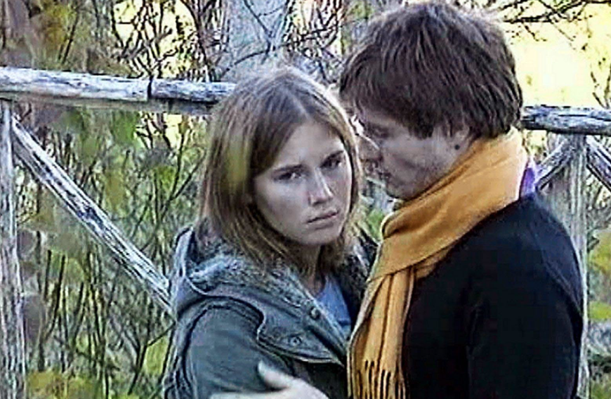 Mitbewohnerin Amanda und ihr damaliger Freund Raffaele Sollecito standen schnell unter dringendem Tatverdacht.