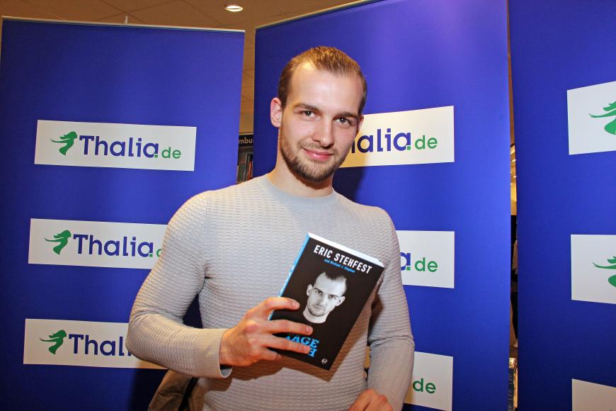 Mit 13 fing der Soap-Star an Crystal Meth zu nehmen. Es dauerte zehn Jahre, bis er den Absprung von den Drogen schaffte. Seine Erfahrungen verarbeitete der Dresdner in dem Buch „9 Tage wach“.