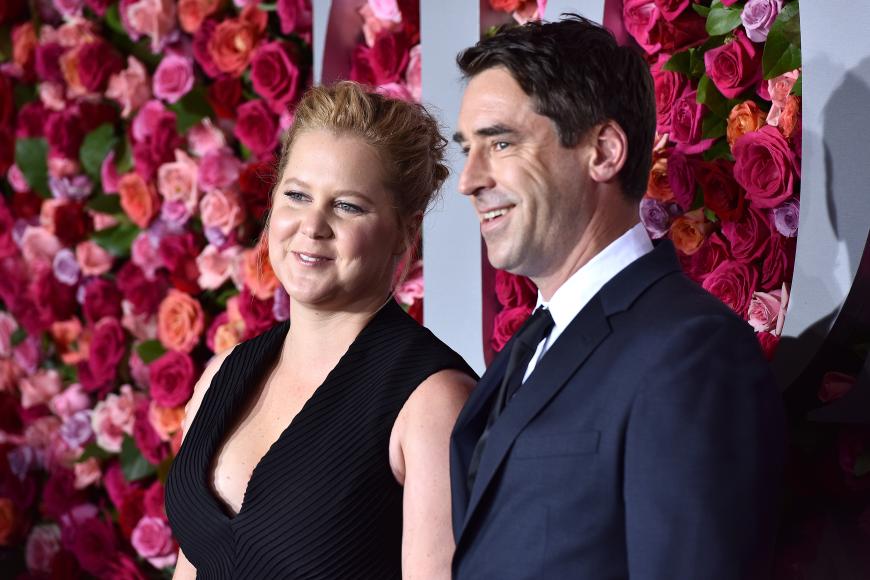 Die Schauspielerin und Ehemann Chris Fischer heirateten erst im Februar 2018, nun erwartet das Paar zum ersten Mal Nachwuchs.