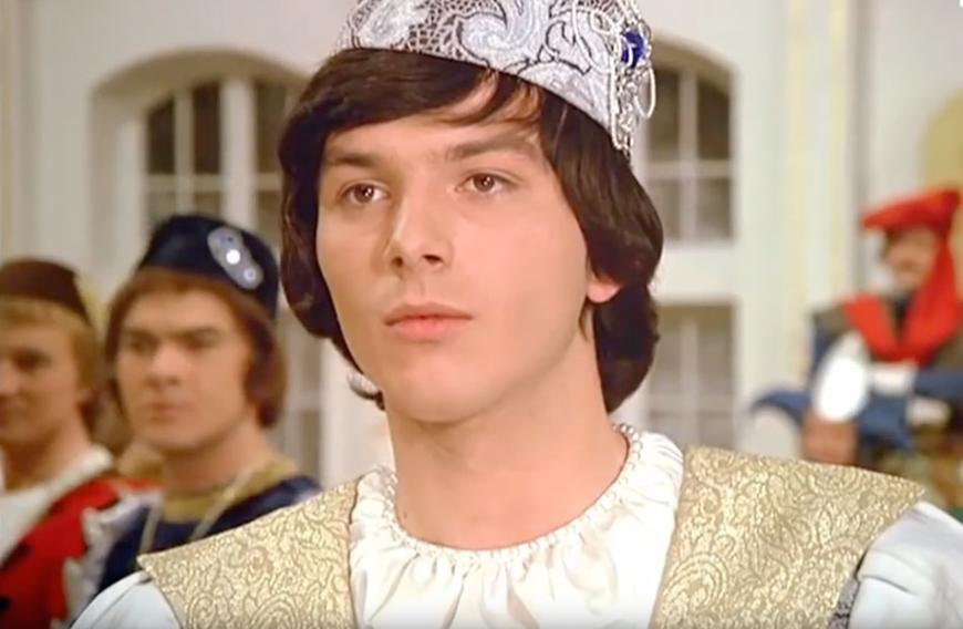 Da er im Abschlussfilm eines befreundeten Studenten mitspielte, wurde Regisseur Václav Vorlíček aufmerksam auf den damals 22-jährigen Pavel Trávníček. Wie die