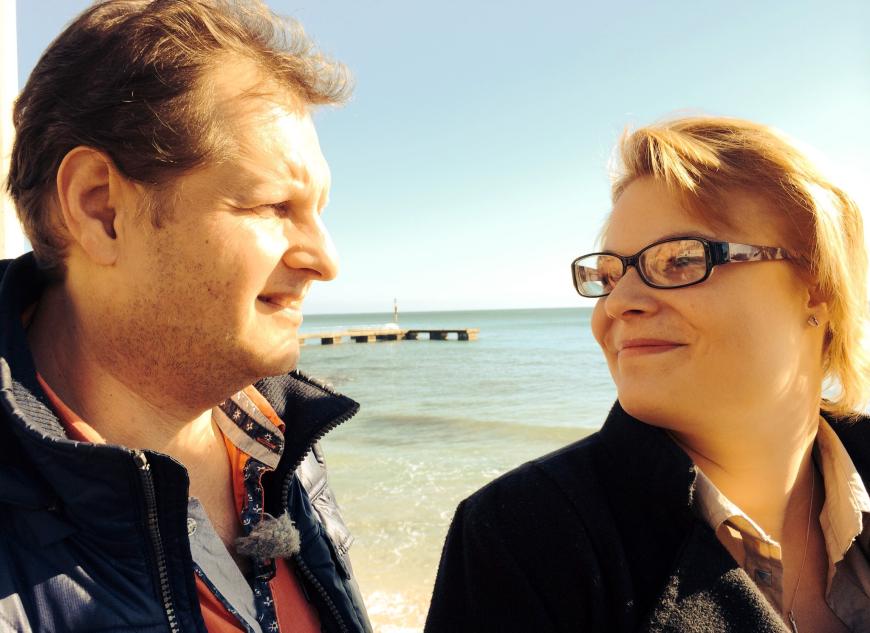 Auch mit Sarah Liesenhoff sollte es nicht klappen. Die zwei waren einige Monate liiert. Doch die große Liebe war es nicht. Die Blondine wusch nach der Trennung in OK! schmutzige Wäsche, bezeichnete den Jenser als