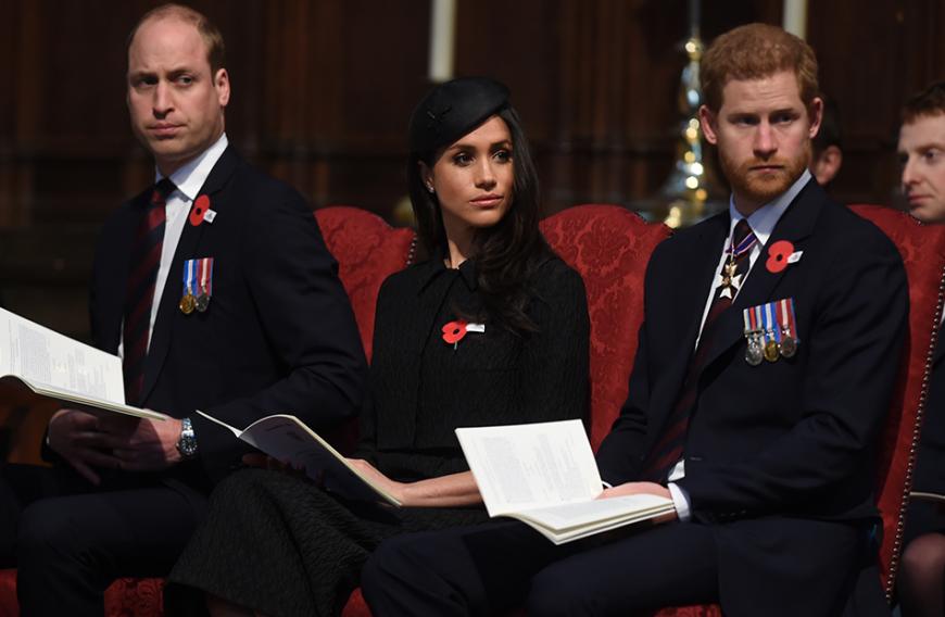 Ärger im Palast! Herzogin Meghan soll die Beziehung von Prinz William (l.) und seinem Bruder Harry zerstören ...