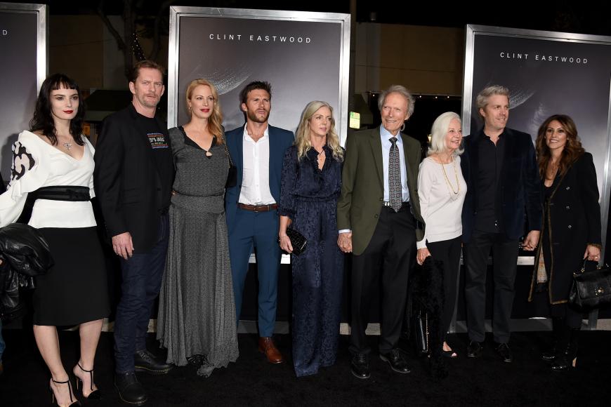 Die Hollywood-Legende mit drei seiner insgesamt acht Kinder.