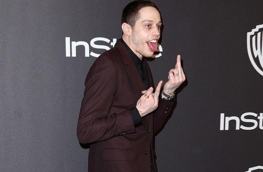 Pete Davidson zog mit weniger coolen Posen alle Blicke auf sich - nach seinem Verschwinden tauchte der Komiker bei den Golden Globes auf und zeigte den Paparazzi den Mittelfinger. Muss das sein?