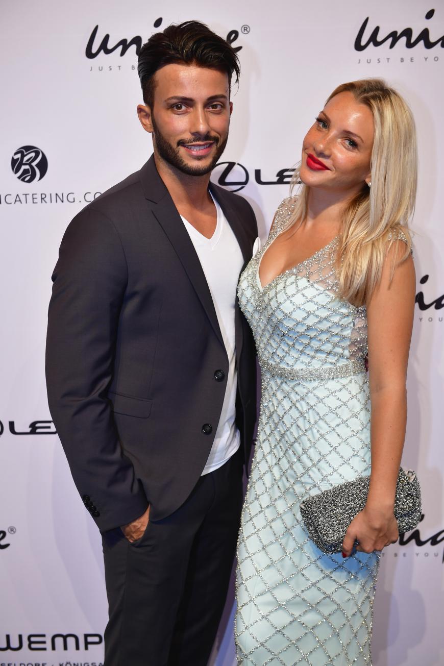 Nach der Trennung von Evelyn Burdecki im Sommer 2018 wollte Domenico die „Bachelor in Paradise“-Kandidatin erst zurück. Als sie blockte, ging er zu seiner Ex-Freundin Julia.