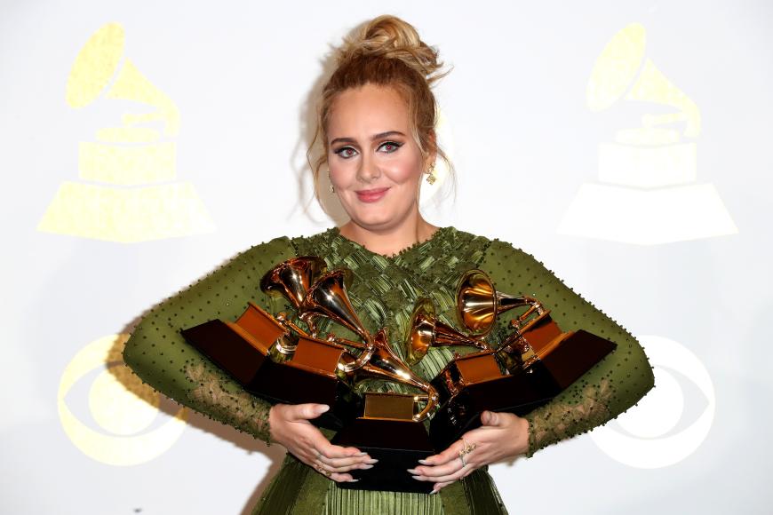 15 „Grammys“, „Golden Globes“ und sogar einen „Oscar“ für ihren Song zum Bond-Film „Skyfall“ – Adele hat alles erreicht.
