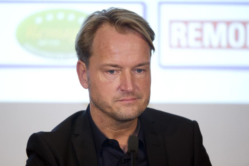 Der Konzertveranstalter Markus Krampe stellte klar: „Melanie ist in meinen Augen lediglich eine Ballermann-Bratwurstverkäuferin. Und Krümel hatte ich als Sängerin gar nicht so auf dem Schirm“.