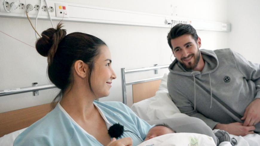 Aus Angst erzählte Sila Sahin erst spät von ihrer zweiten Schangerschaft. Erst nach der Geburt stellte sich endgültig die Erleichterung ein. Heute sind Samuel Radlinger und seine Frau überglücklich.