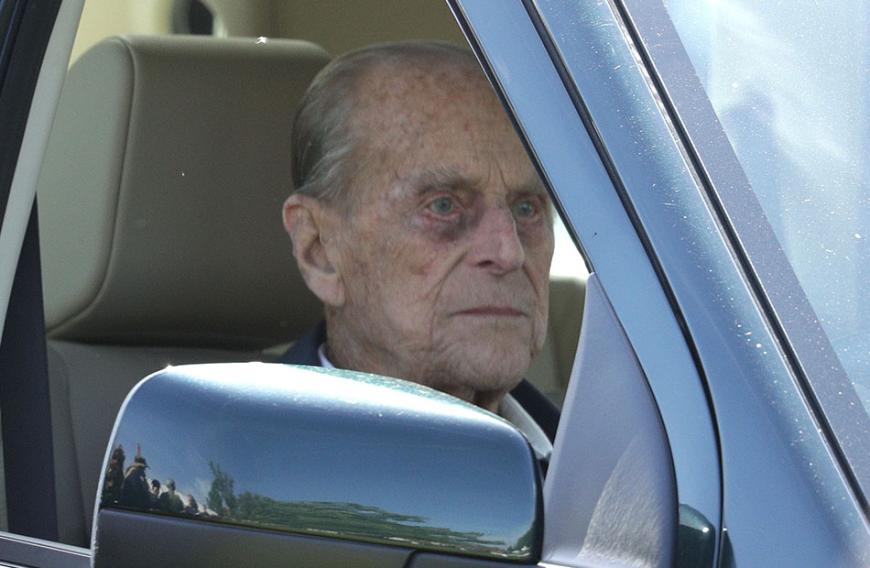 ... sollte Prinz Philip mit 97 Jahren seinen Führerschein abgeben?