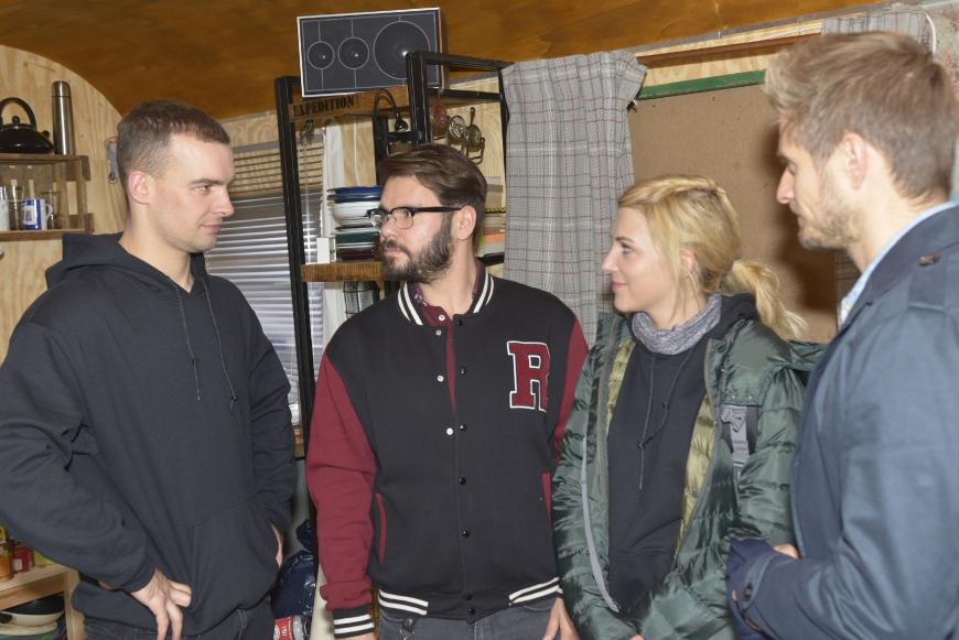 Die Macher versprechen, dass „GZSZ” auch weiterhin spannend bleibt. Vor allem die Geschichte um Chris (Eric Stehfest), Tuner (Thomas Drechsel) und Lilly (Iris Mareike Steen) fesselt die Zuschauer gerade sehr.