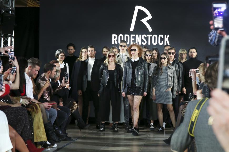 Bei der Show von Rodenstock stand der mutmaßliche Freund von Helene Fischer (4.v.l.) im Mittelpunkt.