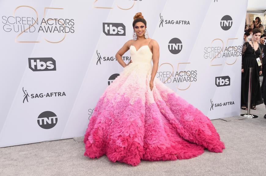 Für einen der skurrilsten Auftritte des Abends sorgte definitiv Dragqueen Shangela Pierce.