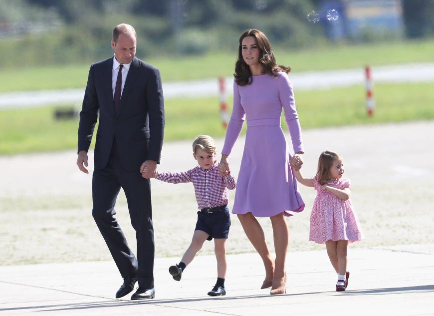 Ob Prinz William und Herzogin Kate so happy sind, dass die Hundebesitzerin einfach das Gespräch mit George ausgeplaudert hat? Schließlich legen die Royals viel Wert auf Privatsphäre.