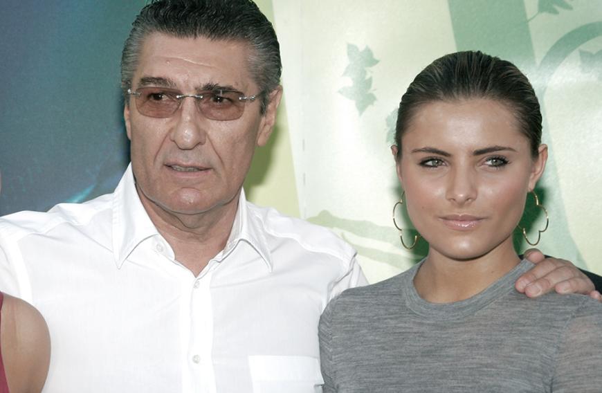 Rudi Assauer ist mit 74 Jahren verstorben. Er war jahrelang eine wichtige Bezugsperson im Leben von Sophia Thomalla ...