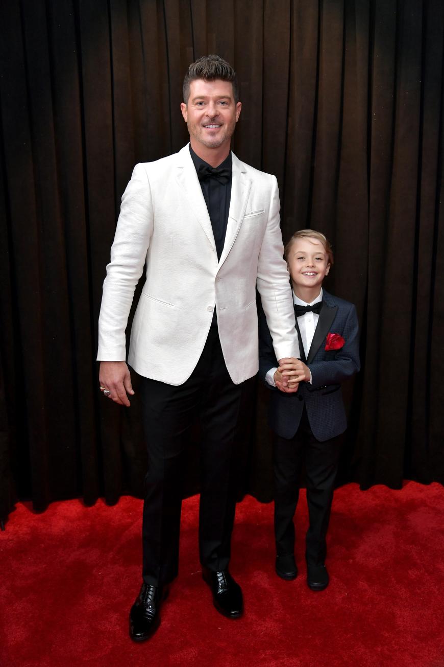 Süß! Robin Thicke wurde von Sohn Julian Fuego begleitet.