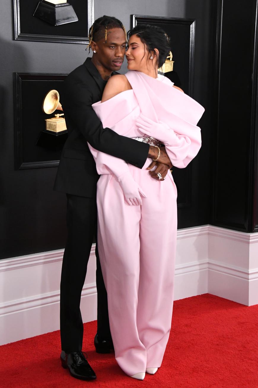 Die Unternehmerin und ihr Liebster Travis Scott waren wie zwei verliebte Teenager auf dem Red Carpet.