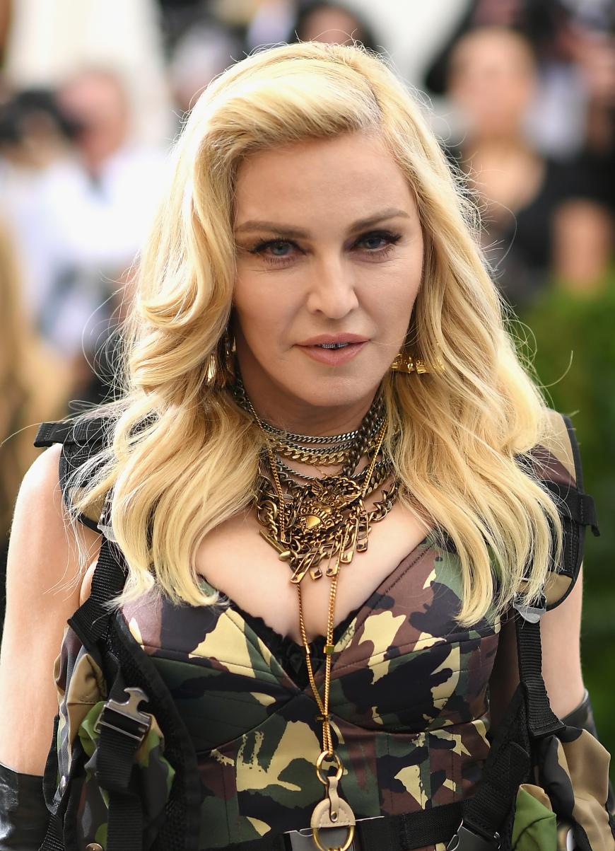 Viel Wasser und ausreichend Schlaf? Wenn es nach dem Beauty-Experten geht, hat das jugendliche Aussehen von Madonna einen ganz anderen Grund.