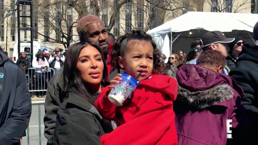 Die Tochter von Kim Kardashian und Kanye West wurde sogar von ihrem “Freund“ zu Valentinstag beschenkt.