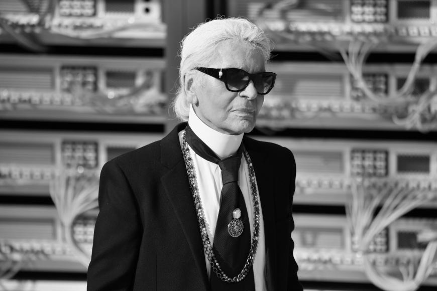Karl Lagerfeld war für viele Menschen eine Ikone und ein Vorbild. Einige nehmen seinen Tod jedoch zum Anlass, um ganz böse über ihn abzulästern.