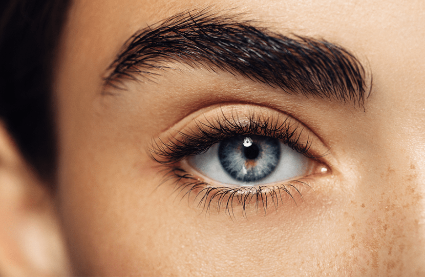 Der passende Concealer zaubert dir in Sekunden einen wachen, strahlenden Blick.