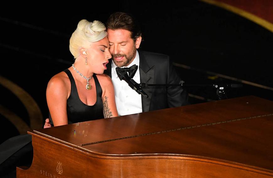 Lady Gaga und Bradley Cooper sorgten für einen absoluten Knistermoment bei den Oscars 2019.