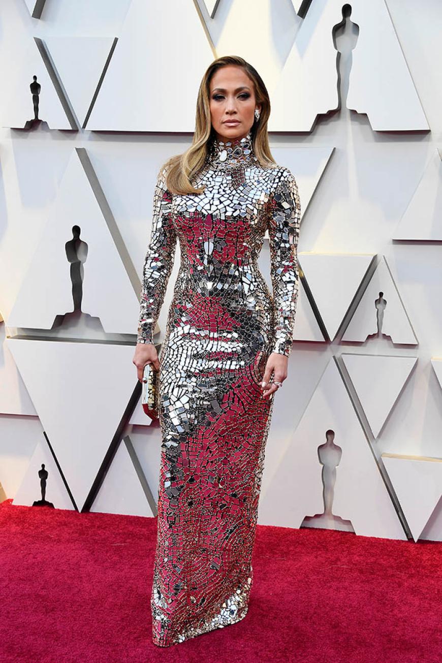 Der eisige Gesichtsausdruck von Jennifer Lopez passte perfekt zu ihrem frostigen Mosaik-Dress.