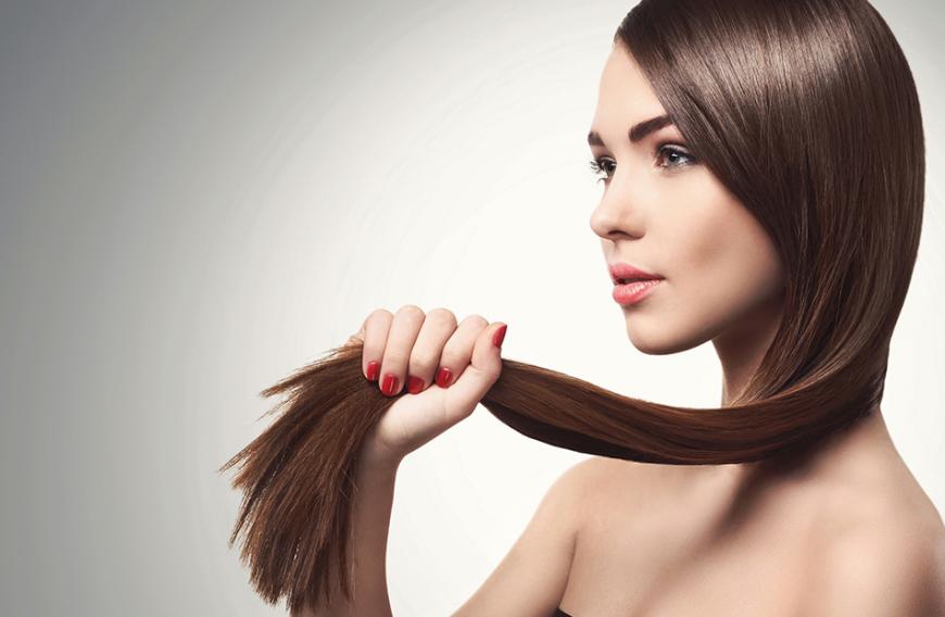 Der Traum von einer Rapunzelmähne wird endlich wahr: Mit Haarölen pflegst du nicht nur deine Längen, sondern regst auch den Haarwuchs an.