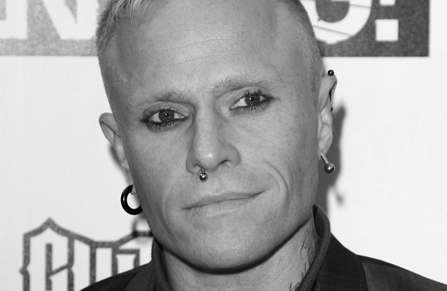 Keith Flint ist tot. Der Sänger starb durch Erhängen, wie die Gerichtsmedizin jetzt bestätigte. Fans der britischen Band The Prodigy trauern um den Frontmann, der durch verrückte Outfits und Frisuren begeisterte.