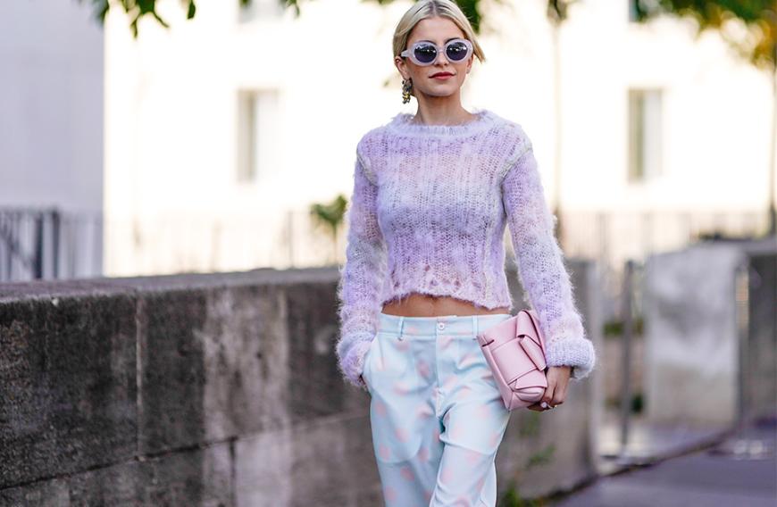 It-Girl Caro Daur weiß, wie man die Pastelltöne geschickt im Frühling kombiniert.