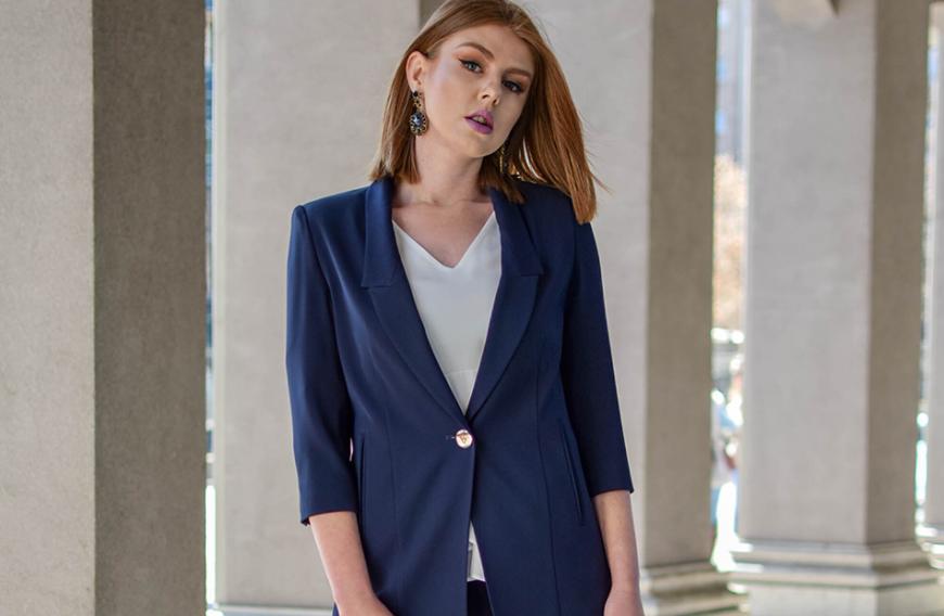 Gerade im Frühliing sind Blazer ein tolles Fashion-Piece. Zudem kannst du damit ganz easy ein paar Problemzonen kaschieren.