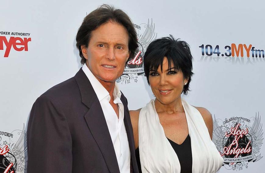 2015 verkündete der Ex-Ehemann von Kris Jenner (r.), dass er sich nicht wohl in seinem Körper fühle. Eine absolute Schock-Nachricht für die Kardashian-Jenner-Family!