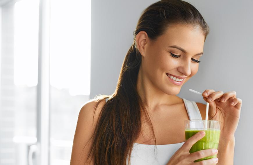 Detox ist seit mehreren Jahren der absolute Trend bei den Promis: Diese spezielle Entgftungskur dient als Wundermittel für mehr Energie und Wohlbefinden.