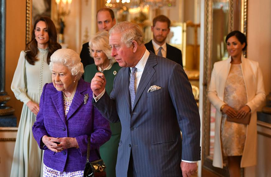 Happy Family? Wohl kaum. Beim Empfang im Buckingham Palast vorige Woche gingen sich die beiden Frauen auffällig aus dem Weg. Es gab nur ein gemeinsames Foto - auf dem sie größtmöglichen Abstand hielten.