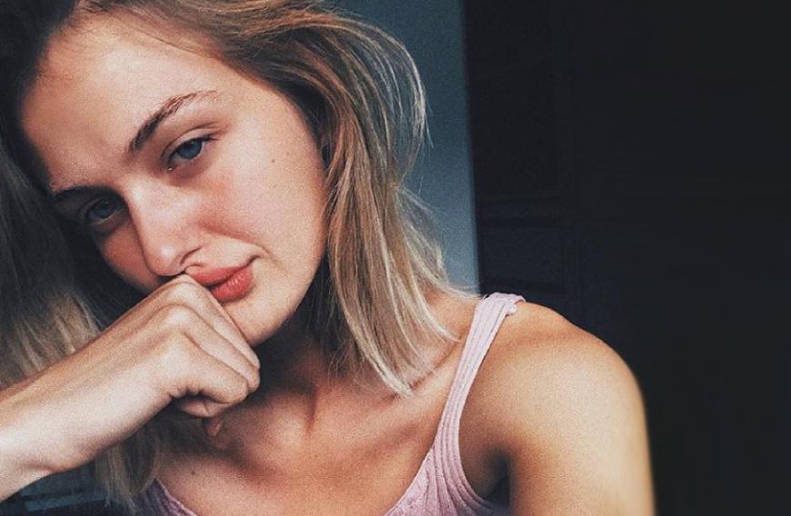 GNTM-Kandidatin Vanessa erlaubte sich mit ihrer entblößten Brust einen riesigen Fauxpas.