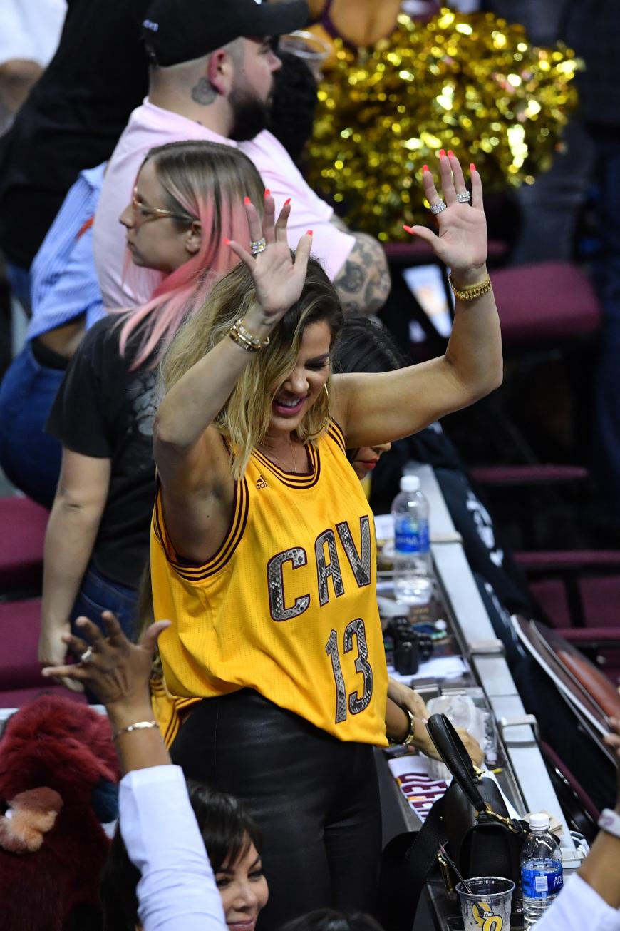 Die Unternehmerin stand ihrem Ex-Boyfriend Tristan immer treu zur Seite und unterstützte ihn sogar im Publikum bei seinen Heimspielen als Teammitglied des Basketballvereins Cleveland Cavaliers.